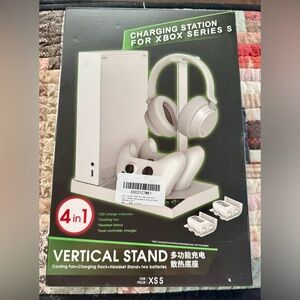 4-in-1 Vertical Charging Stand for Xbox Series S with Headset & Controller Dock